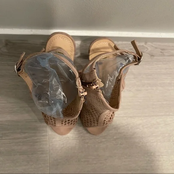 Chase + Chloe strap sling back zip stiletto heels tan 7.5 - Picture 6 of 12